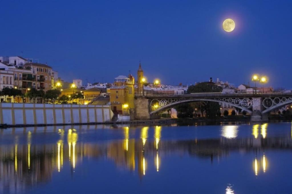 Ad2B Apartment, 300M From Cathedral With 2Br Sevilla Bagian luar foto