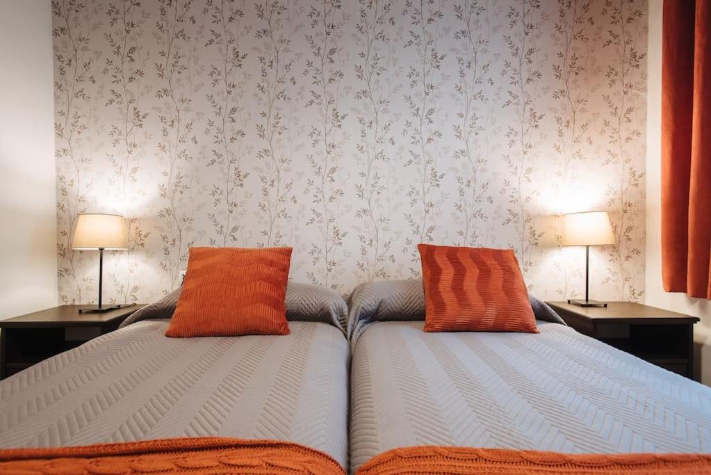 Ad2B Apartment, 300M From Cathedral With 2Br Sevilla Bagian luar foto